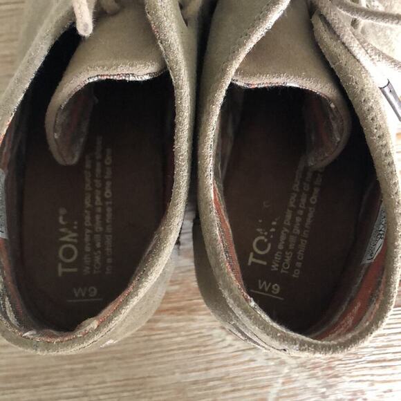 TOMS Women’s Desert Wedge Suede Taupe Lace Up Booties - Picture 8 of 11
